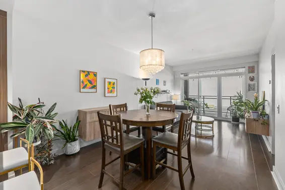 305 733 West 14th Street, North Vancouver