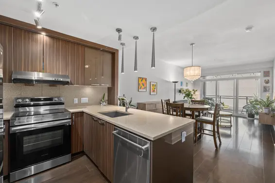 305 733 West 14th Street, North Vancouver For Sale - image 5
