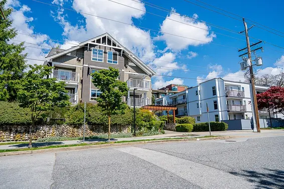 302 128 West 21st Street, North Vancouver For Sale - image 2