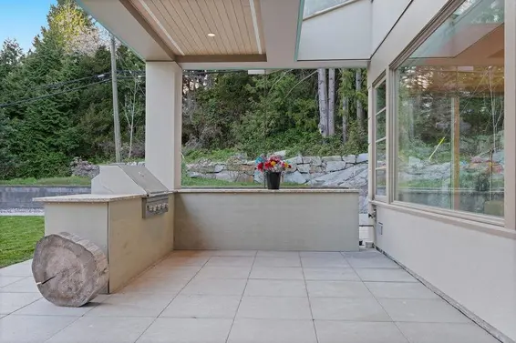 565 Robin Hood Road, West Vancouver For Sale - image 14