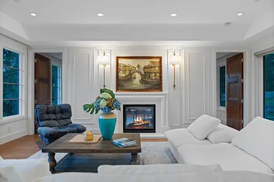 565 Robin Hood Road, West Vancouver For Sale - image 3