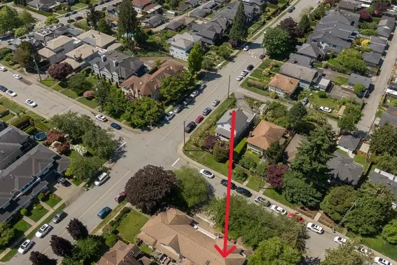 3 1716 Mahon Avenue, North Vancouver For Sale - image 39