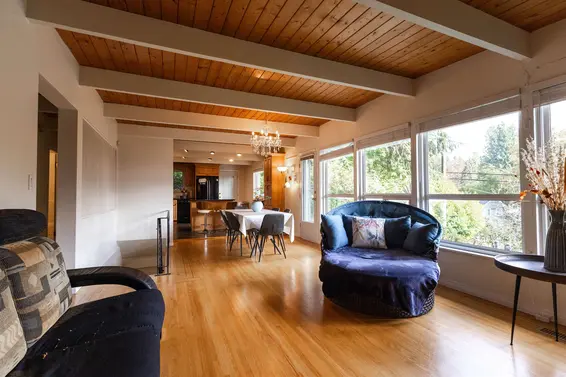 3063 Royal Avenue, North Vancouver For Sale - image 3