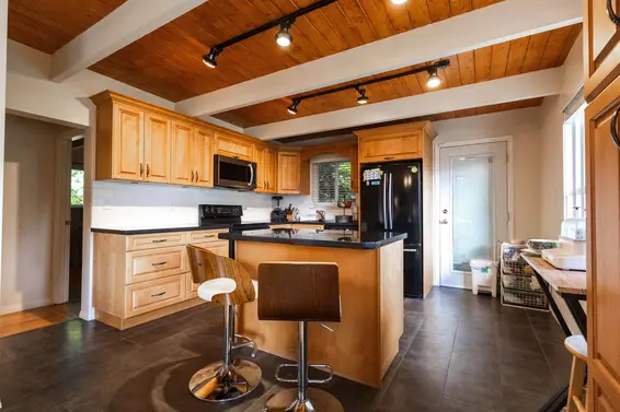 3063 Royal Avenue, North Vancouver For Sale - image 4