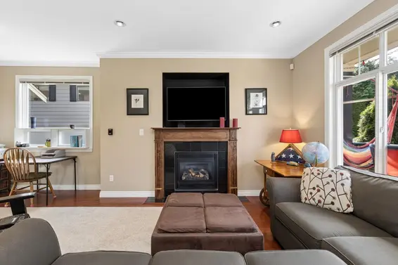 250 East 17th Street, North Vancouver For Sale - image 10