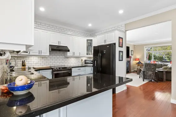 250 East 17th Street, North Vancouver For Sale - image 19