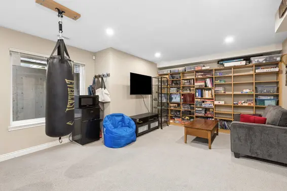 250 East 17th Street, North Vancouver For Sale - image 34