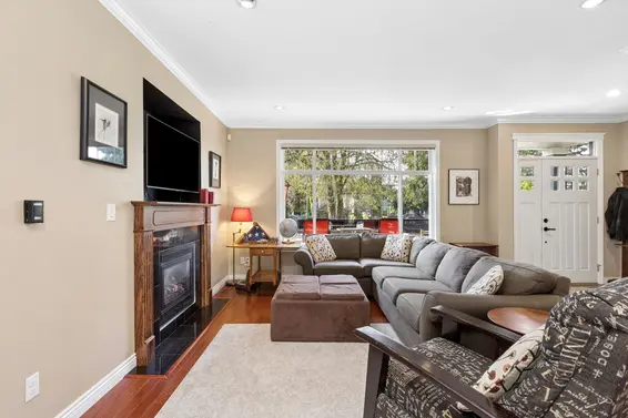 250 East 17th Street, North Vancouver For Sale - image 7