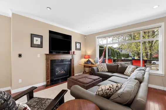 250 East 17th Street, North Vancouver For Sale - image 8