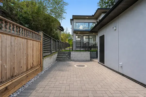 2378 Marine Drive, West Vancouver For Sale - image 22