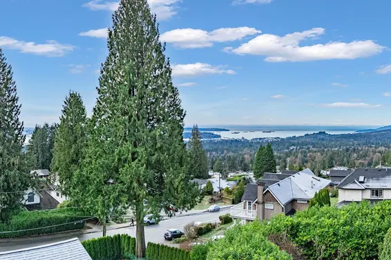 3729 St. Georges Avenue, North Vancouver For Sale - image 5