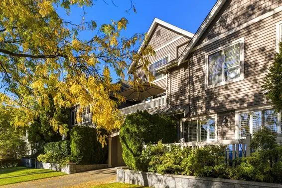 6 222 East 5th Street, North Vancouver