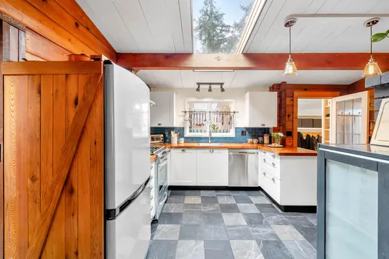 5817 Eagle Island, West Vancouver For Sale - image 4