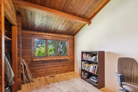 1088 Calverhall Street, North Vancouver For Sale - image 15