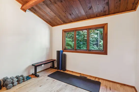 1088 Calverhall Street, North Vancouver For Sale - image 16