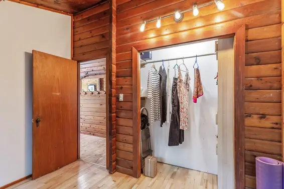 1088 Calverhall Street, North Vancouver For Sale - image 17