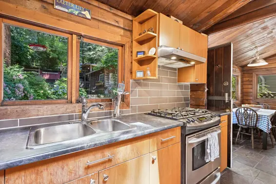 1088 Calverhall Street, North Vancouver For Sale - image 4