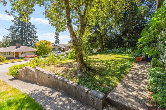 1088 Calverhall Street, North Vancouver For Sale - image 8