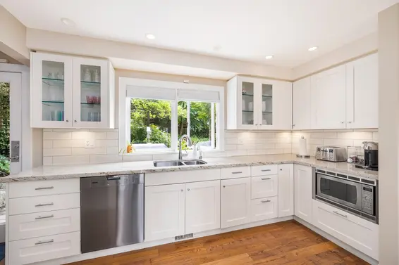 3368 Calder Avenue, North Vancouver For Sale - image 10