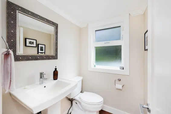 3368 Calder Avenue, North Vancouver For Sale - image 16