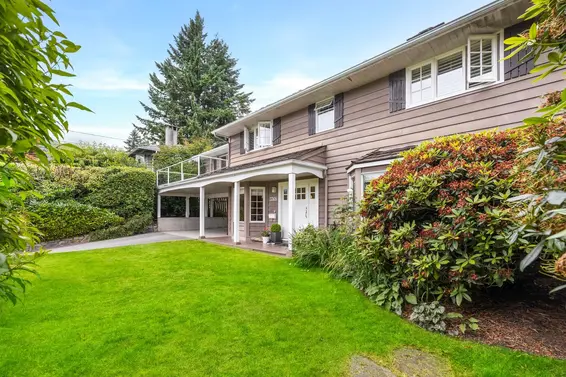3368 Calder Avenue, North Vancouver For Sale - image 2