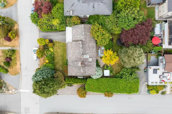 3368 Calder Avenue, North Vancouver For Sale - image 38