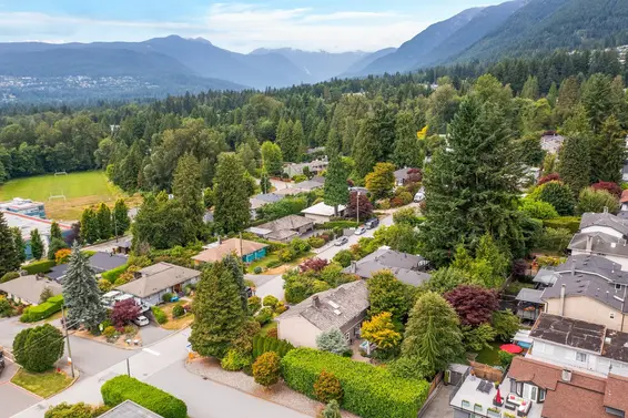 3368 Calder Avenue, North Vancouver For Sale - image 39