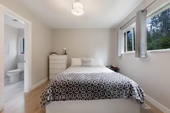 4477 Primrose Lane, North Vancouver For Sale - image 10
