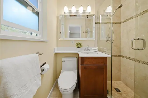 1392 Chamberlain Drive, North Vancouver For Sale - image 13