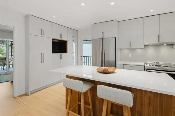 1392 Chamberlain Drive, North Vancouver For Sale - image 5