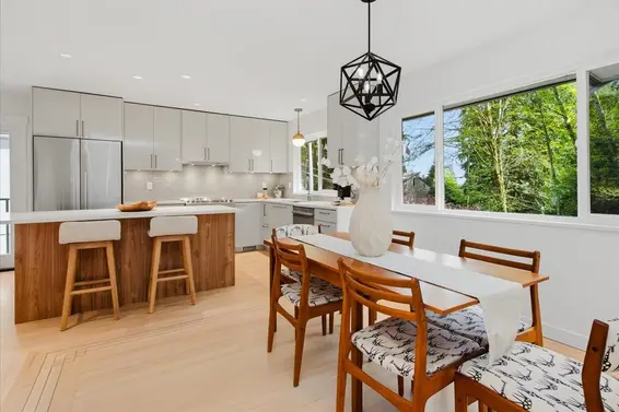 1392 Chamberlain Drive, North Vancouver For Sale - image 7