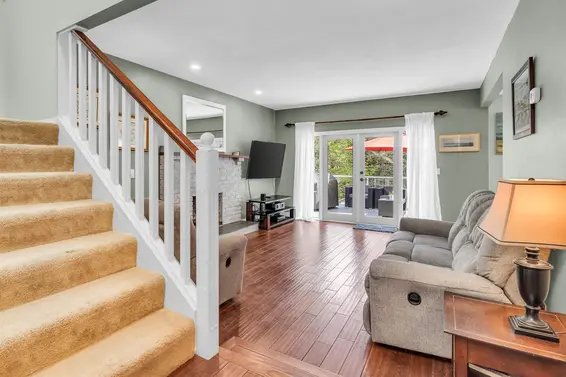 3970 Phyllis Road, North Vancouver For Sale - image 2
