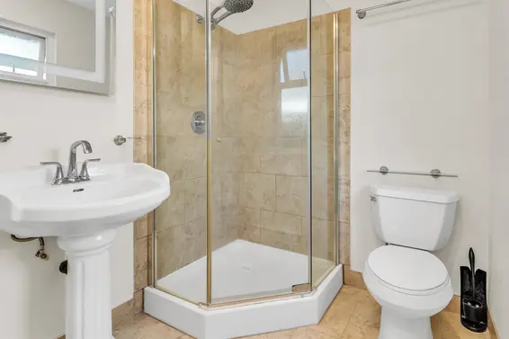3970 Phyllis Road, North Vancouver For Sale - image 20