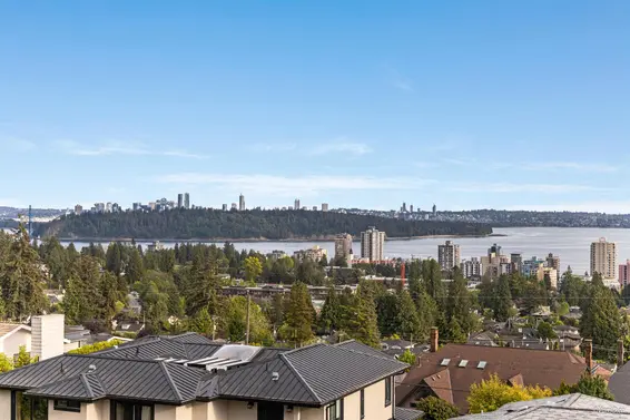 2272 Ottawa Avenue, West Vancouver For Sale - image 2