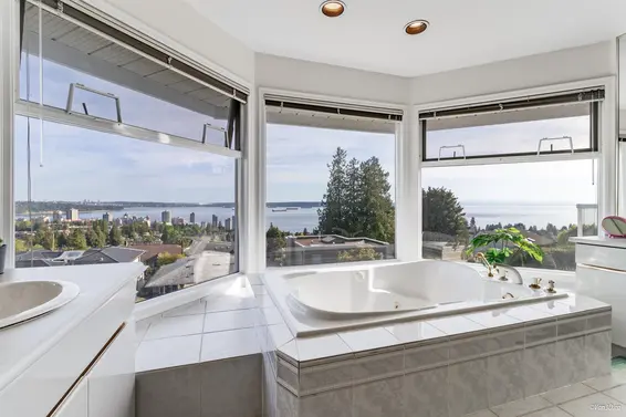 2272 Ottawa Avenue, West Vancouver For Sale - image 26