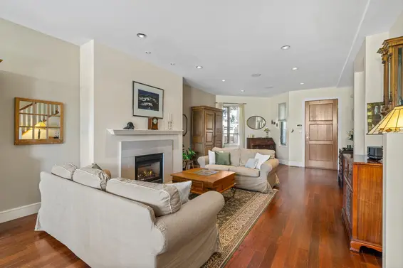 263 West 5th Street, North Vancouver For Sale - image 3