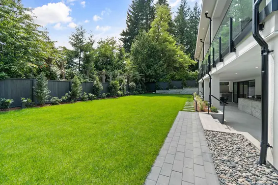 74 Laurie Crescent, West Vancouver For Sale - image 38