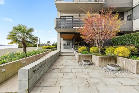 3W 111 18th Street, West Vancouver For Sale - image 32