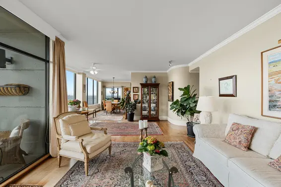 3W 111 18th Street, West Vancouver For Sale - image 8