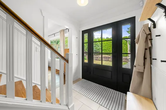 529 East 20th Street, North Vancouver For Sale - image 2