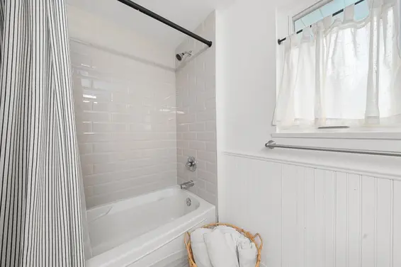 529 East 20th Street, North Vancouver For Sale - image 28