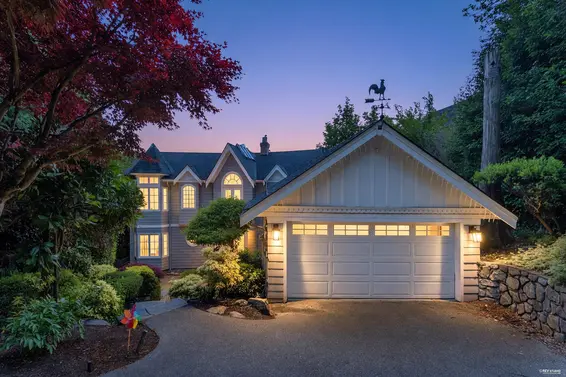 880 Younette Drive, West Vancouver