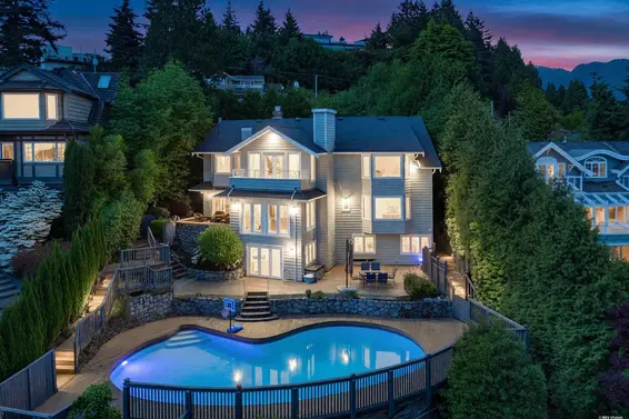 880 Younette Drive, West Vancouver For Sale - image 2