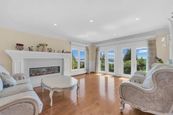 880 Younette Drive, West Vancouver For Sale - image 4