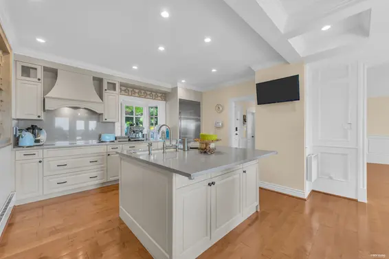 880 Younette Drive, West Vancouver For Sale - image 5