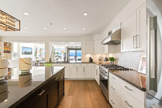 8674 Seascape Drive, West Vancouver For Sale - image 11