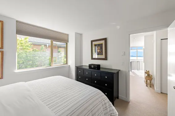 8674 Seascape Drive, West Vancouver For Sale - image 15