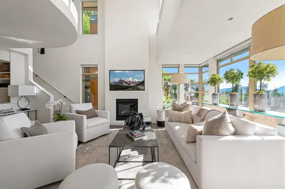 8674 Seascape Drive, West Vancouver For Sale - image 5