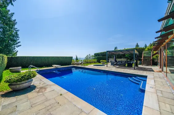 1626 Pinecrest Drive, West Vancouver For Sale - image 2