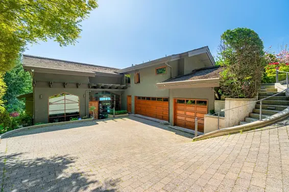 1626 Pinecrest Drive, West Vancouver For Sale - image 3